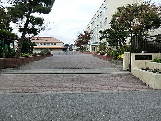 横浜市立文庫小学校(約300m・徒歩4分)