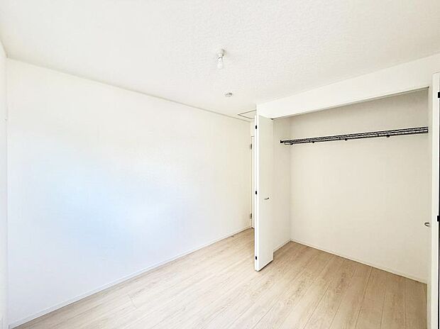 【リビング以外の居室】1号棟  ■機能的で使いやすいお部屋で毎日を快適に