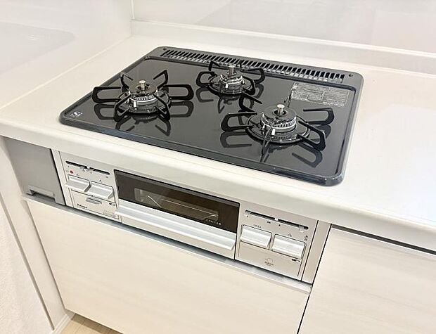 【3口ガスコンロ】■一度に多くの料理ができ便利で効率的