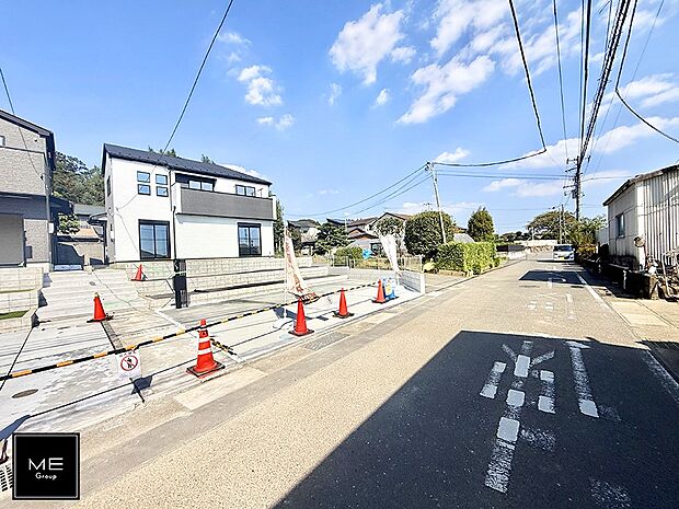【前面道路含む現地写真】■この道を歩けば、毎日が少し特別になる