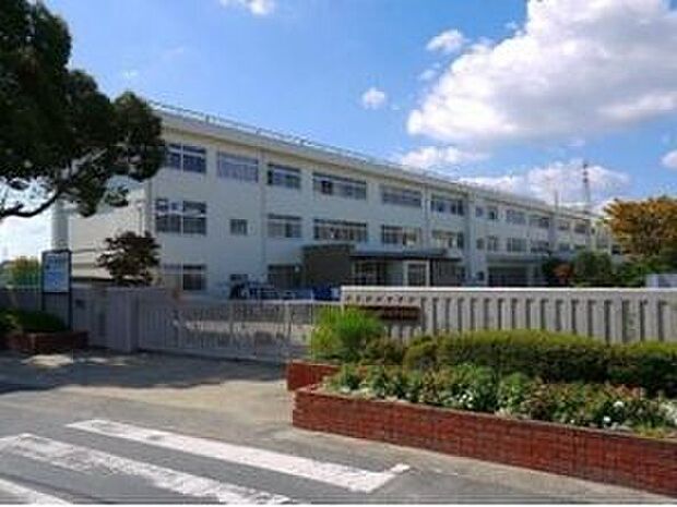 式下中学校（約1,240m）