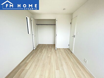 ■４号棟・洋室写真■ 