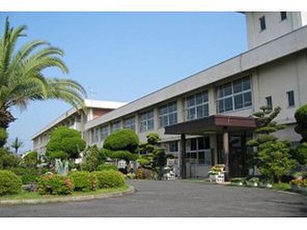 真菅小学校（約627m）