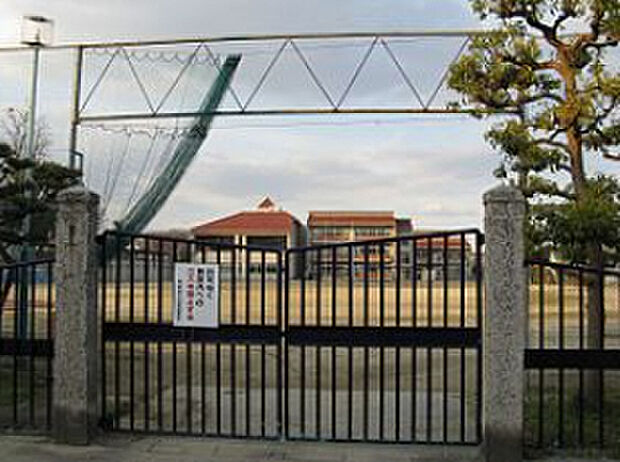 御所小学校（約650m）