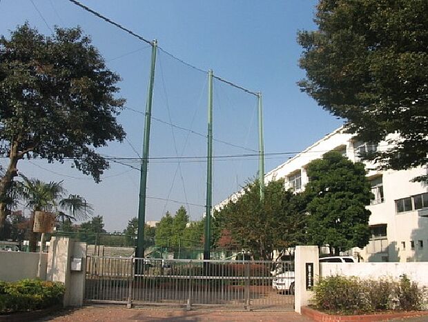 横浜市立鶴ケ峯小学校（約470m）