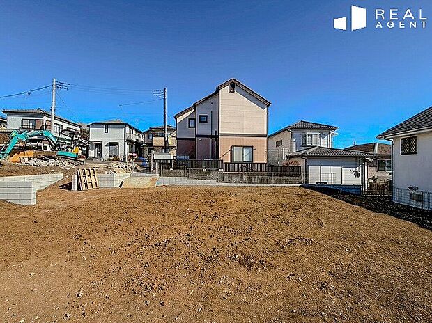 【現地外観】『現地撮影』
駅周辺には「ココロット鶴ヶ峰」や「鶴ヶ峰商店街」など商業施設も充実!日々のお買い物も困りません!