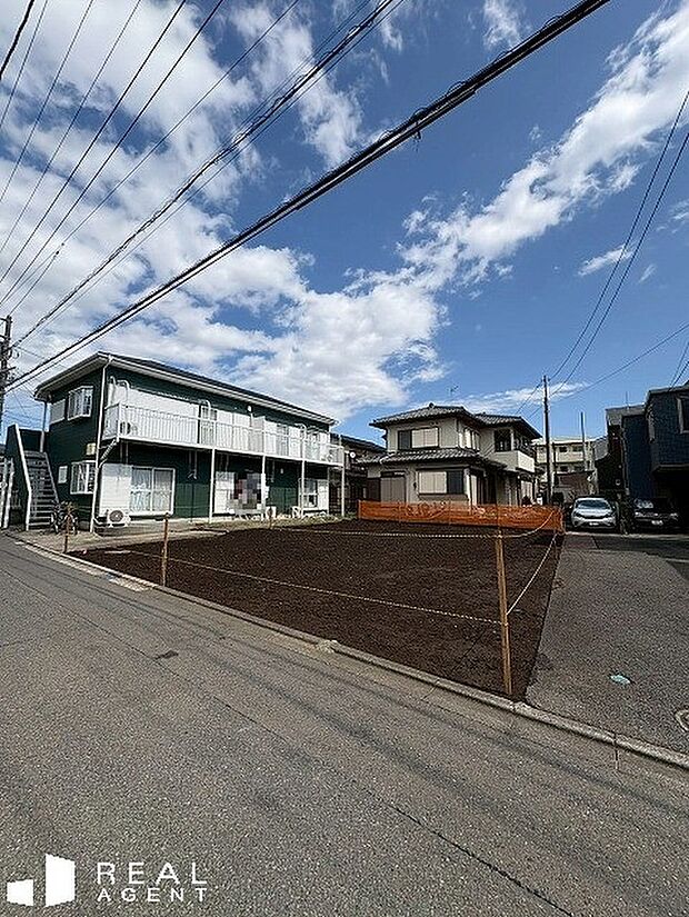 【現地外観】幼稚園や小学校など教育施設も徒歩圏内でお子様の帰りも安心!