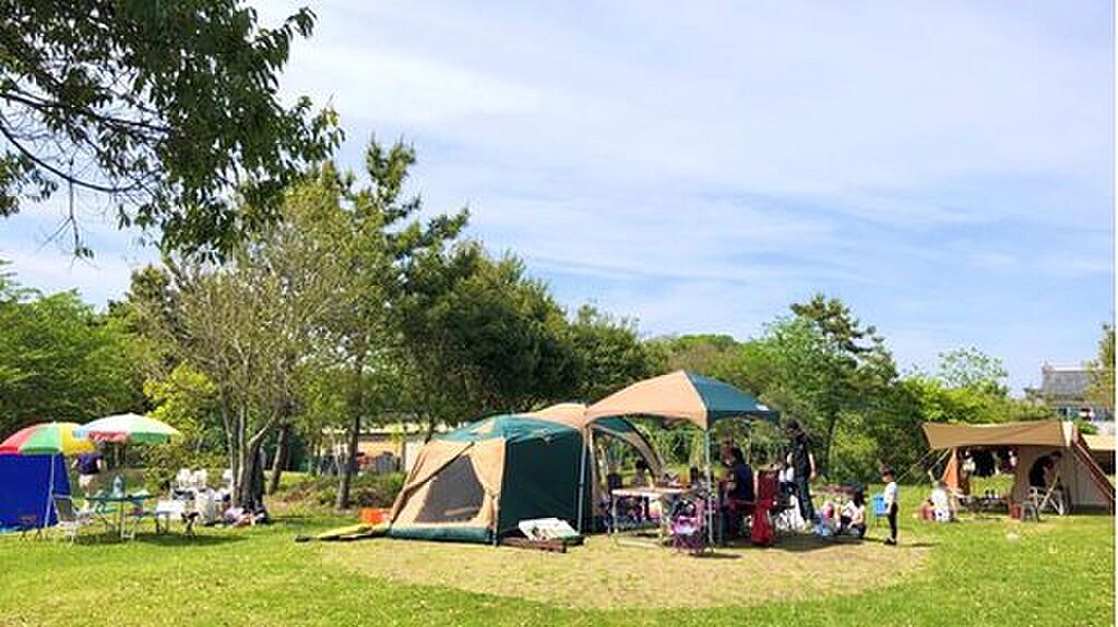 たくせん園地まで車で４分♪
目の前は牛久沼というロケーションです。 水辺ののどかな雰囲気の中バーベキューを楽しめます。