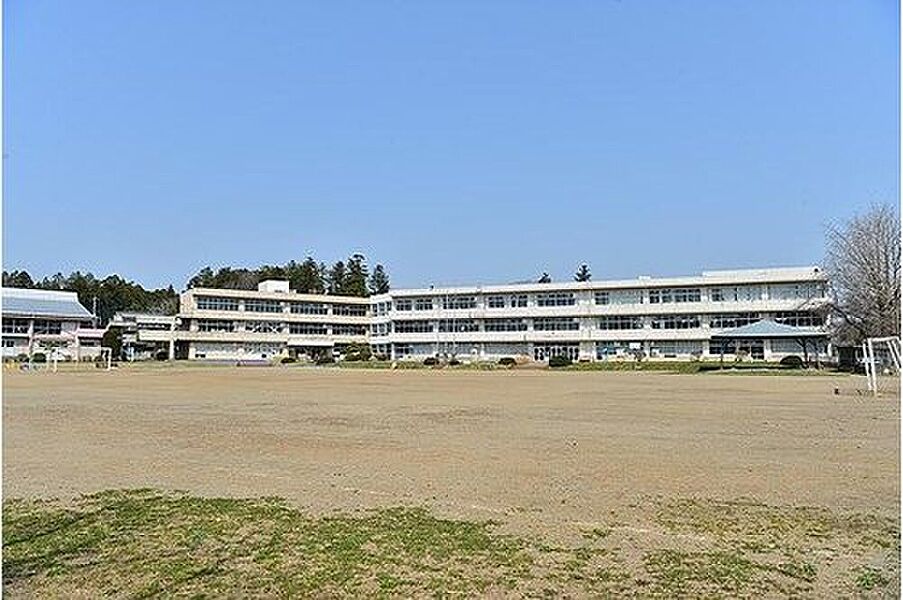 小美玉市立納場小学校：徒歩30分（2360ｍ）