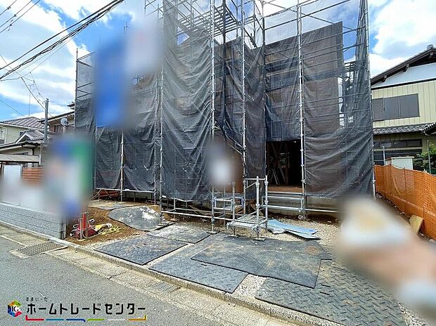 嬉しい仕様がたくさん！
浴室暖房換気乾燥機、食器洗浄乾燥機、床下収納、パントリー、２４時間換気、ウォークインクローゼット、土間収納、吹抜、和室、折上天井、駐車２台可（車種による（小型車１台））♪