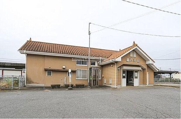 稲戸井駅（いなとい駅）は、茨城県取手市にある関東鉄道常総線の小さな無人駅で、住宅地に囲まれた静かなローカル駅です。1913年開業の歴史ある駅で、2面2線のシンプルな構造を持っています。