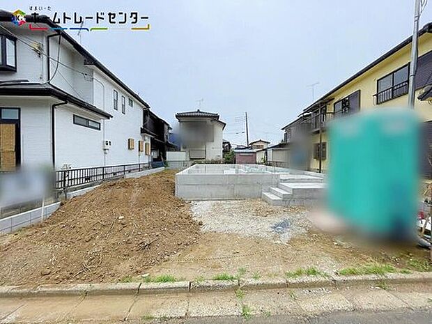交通量が少ない住宅街なので、雨の日でも車の走行音も気になりません。平日・お仕事帰りなど、いつでもご案内致します!お気軽にお問い合わせ下さい♪お持ちしております!