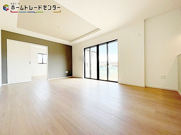 １号棟○嬉しい設備仕様システムキッチン、浴室乾燥機、ウォークインクローゼット、床下収納、TVモニター付インターホン、24時間換気システム、シューズインクローク、駐車場３台（車種による）！