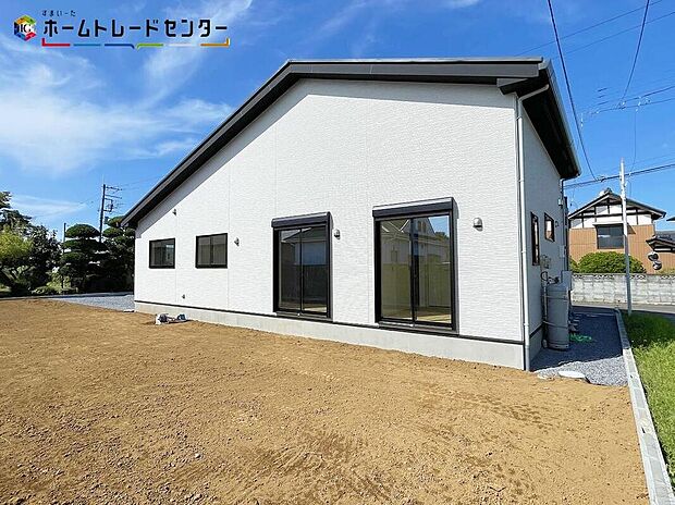 【現地外観写真】基本のデザインに立ち返り、ワンランク上のシンプルを追求しました！平日・お仕事帰りなど、いつでもご案内致します！ご希望の際はお気軽に！