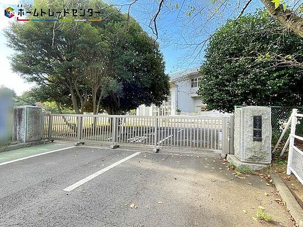 牛久市立牛久小学校（約150m）