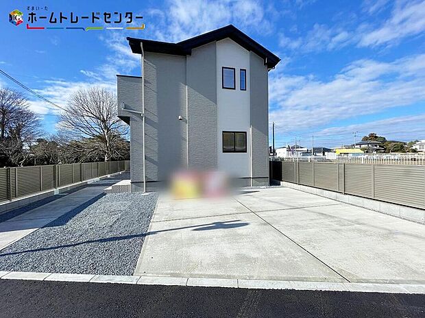 【駐車場】JR常磐線「赤塚」駅まで車で4分!
LIGARE-レガーレ-はラテン語で<結ぶ>という意味を持つ。人を繋ぎ、家族を結ぶ空間づくりをデザイナーが形にしました。シックで重厚感のある、ワンランク上の邸宅!