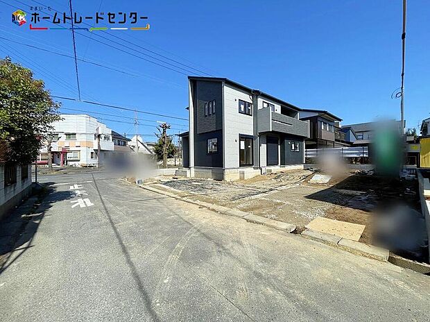 【前面道路含む現地写真】１号棟
現地をご覧いただきながら、住まいの夢をお聞かせください。平日・お仕事帰りなど、いつでもご案内致します！
お気軽にお問い合わせ下さい♪お待ちしております！
