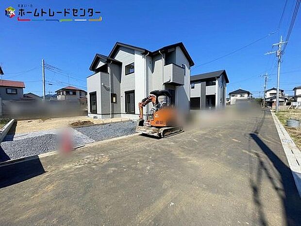 【前面道路含む現地写真】2号棟
自然豊かなこの街は、四季折々の風景が心を癒し、穏やかな暮らしを育む理想の環境。家族の未来を優しく包み込む、そんな場所です。