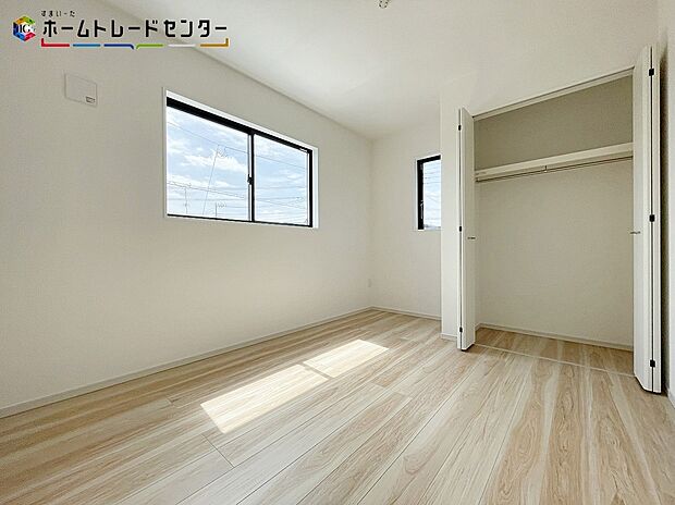 【収納】全居室に収納を完備しておりますので、いつでもお部屋をすっきりとお使い頂けそうです。自分好みのインテリアやレイアウトを考えるのも楽しみです。