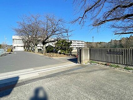 守谷市立愛宕中学校 650ｍ(徒歩9分)