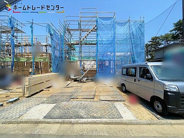 【駐車場】B号棟＞
車2台を駐車できるゆとりあるカースペース（車種による）！同じものは２つとない「夢のマイホーム」との出会いが待っているかもしれません。平日・お仕事帰りなど、いつでもご案内致します！