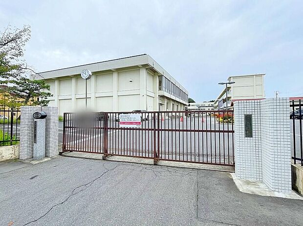土浦市立土浦第二小学校（約750m）