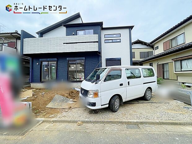 【駐車場】リビングも各部屋もバルコニーも、大きな窓から開放的な空間に陽の光がたっぷり降り注ぐ、見て明るく!家族も明るく!おうちに帰るのが楽しくなるようなお住まいです!