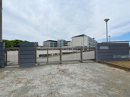 石岡市立東小学校 1500m( 徒歩19分)