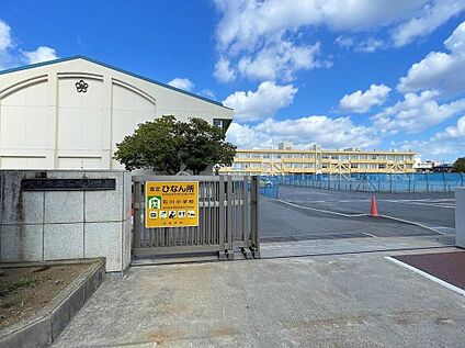 水戸市立石川小学校 940m (徒歩12分)