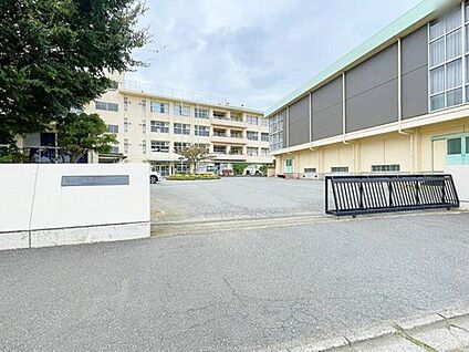 取手市立取手第一中学校 1100m(徒歩14分/自転車で5分)