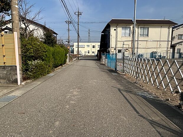 【現地写真】前面道路幅は約5ｍございます！