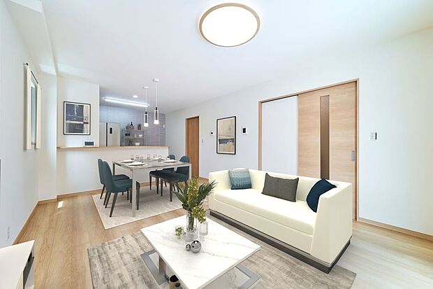 【施工例】お子さまの声にすぐ応えられる、見通しの良いキッチンを兼ね備えたLDK一体型！リビングでくつろぐ家族と会話を楽しみながら、家事ができます♪※家具の配置はイメージです。