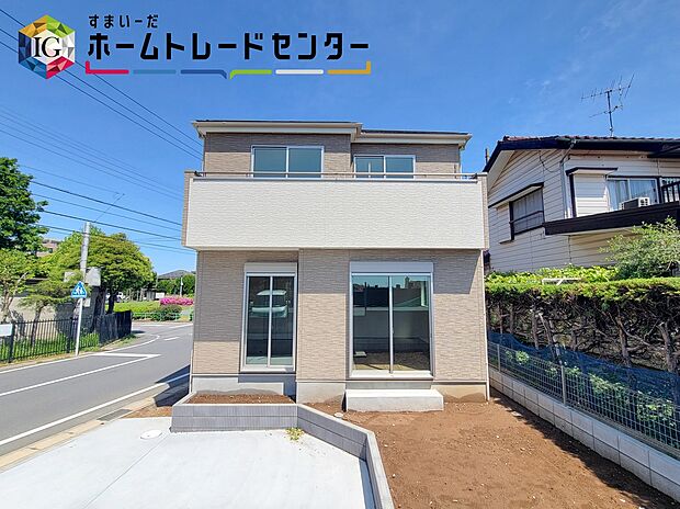 基礎と土台の間に基礎パッキン（20ｍｍ厚）を入れることにより分離させ、土台からの湿気を基礎へ浸透するのを防ぎます。また、床下換気が可能です。