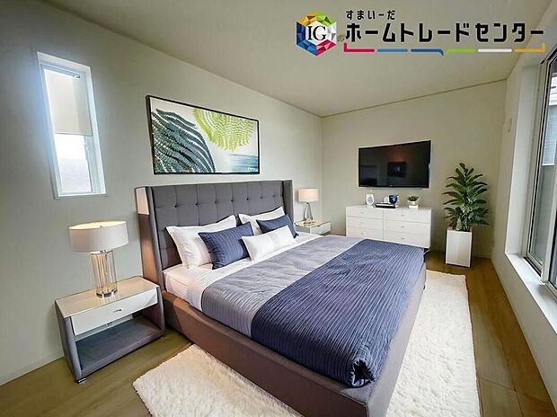≪Room≫お陽さまの光をさわやかな風をたっぷりとりこめます。室内はいつも明るい印象なので気持ちの良い朝を迎えられます。毎日の生活も明るくなりそうです。※家具はCGでございます。