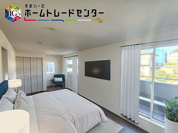 【居室】≪Room≫
採光良好な明るい室内。木の温もりがやさしいフローリングは安らぎをもたらすプライベート空間。
※家具はCGでございます。