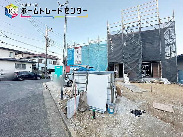 【前面道路含む現地写真】◆平日・お仕事帰りなど、いつでもご案内させていただきます!デザイン・目に見える設備面も大切ですが、耐震構造で地震に強い家の為、次代へ繋ぐ強固な住宅です。