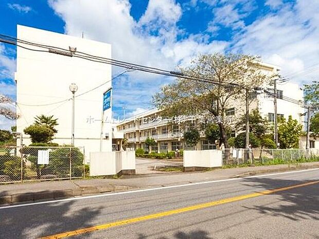 千葉市立土気中学校(約1,332m)