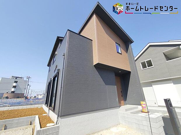 【現地外観写真】◆休日にご家族揃ってご見学はいかがでしょうか♪実際の現地を見てみると図面などではわからない、新たな発見もありますのでまずはお気軽にお問い合わせください♪