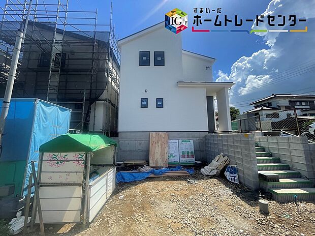 【前面道路含む現地写真】◆耐震性能にこだわる「飯田グループ」の家です!お客様のすまいと安全を守る大切な住宅だからこそ、実際の建物の作りと安心感をぜひ現地にてご体感ください!ご見学予約受付です!