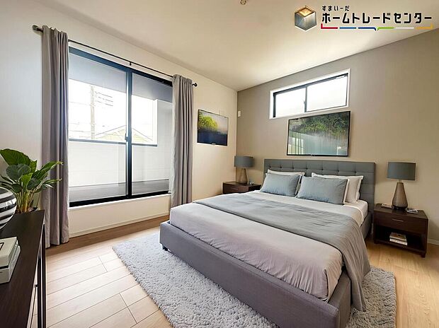 【寝室】≪Room≫
お陽さまの光をさわやかな風をたっぷりとりこめます。室内はいつも明るい印象なので気持ちの良い朝を迎えられます。毎日の生活も明るくなりそうです。
※家具はCGでございます。