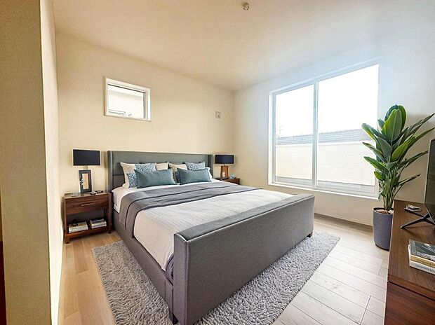 （２号棟）
２面採光を施した為、晴れの日の日中はいつも明るい室内に。(現況の物件写真に、CG による画像処理を行っています。家具、家電、照明器具、小物、カーテン、その他のイメージはCG です)