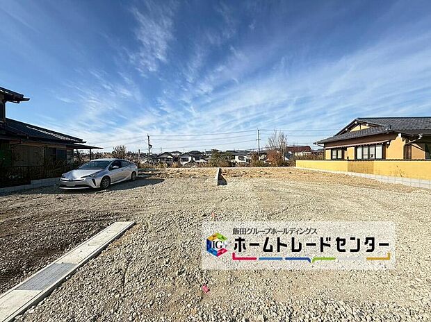 早くも1号棟ご商談中です☆お早目のご予約お待ちしております。
現地で物件のご説明と、同仕様の完成物件をご紹介致します。お気軽にお問合せ下さいませ♪