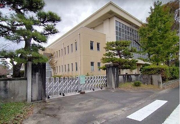 本巣市立真桑小学校（約2,300m）