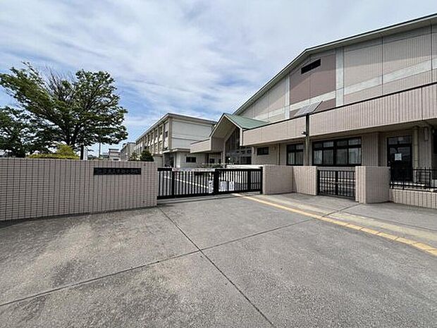 一宮市立貴船小学校（約1,088m）