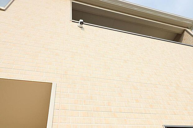 【その他】３号棟
防犯カメラ完備です！不審者の侵入や空き巣、駐車場における車上荒らしなどの犯罪も防犯カメラによって抑えられます。