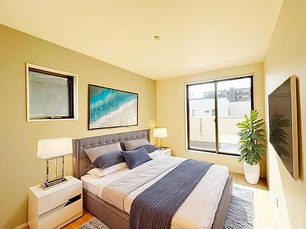 【リビング以外の居室】4号棟
2面採光を施した為、晴れの日の日中はいつも明るい室内に。(現況の物件写真に、CG による画像処理を行っています。家具、家電、照明器具、小物、カーテン、その他のイメージはCG です)