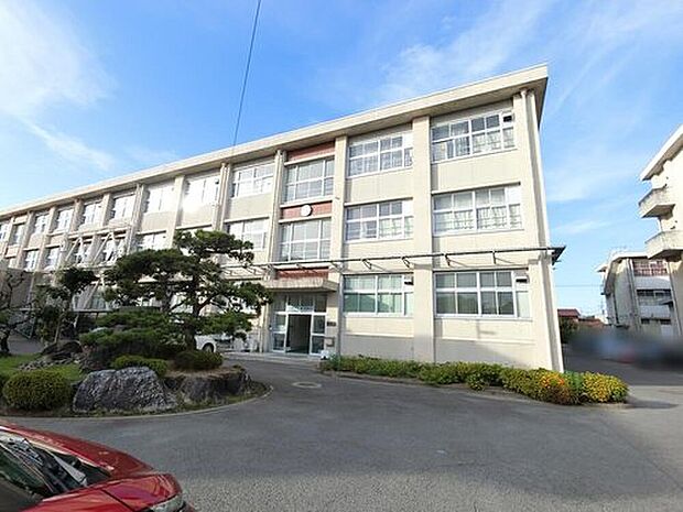 岐阜市立島中学校(約1,600m)