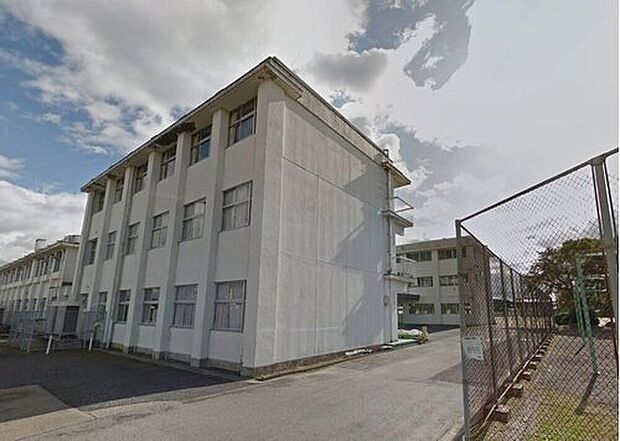 美濃加茂市立西中学校（約1,000m）