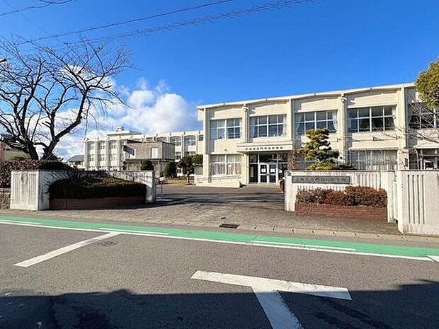 江南市立門弟山小学校(約300m)