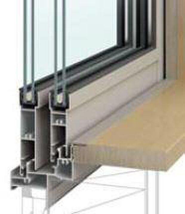 【ペアガラス】結露を防ぎ、断熱、保温に優れ光熱費の節約にもつながります。